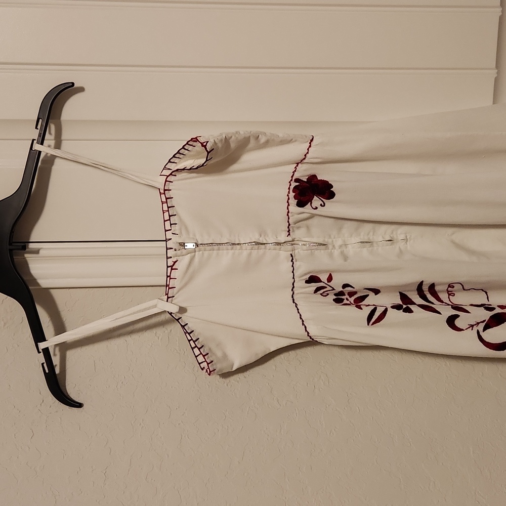 Maxi dress hand embroidered - Picture 4 of 7